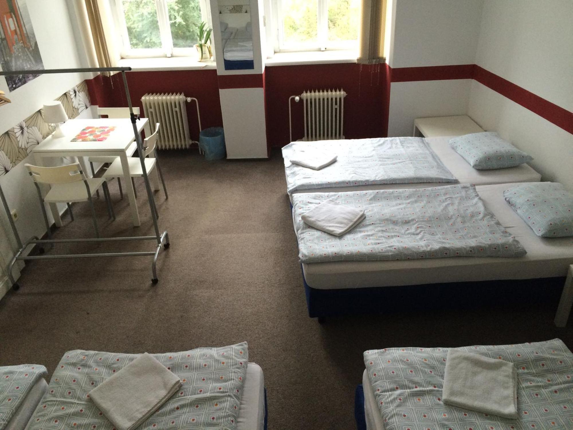 Charles Square Hostel Praha Rom bilde