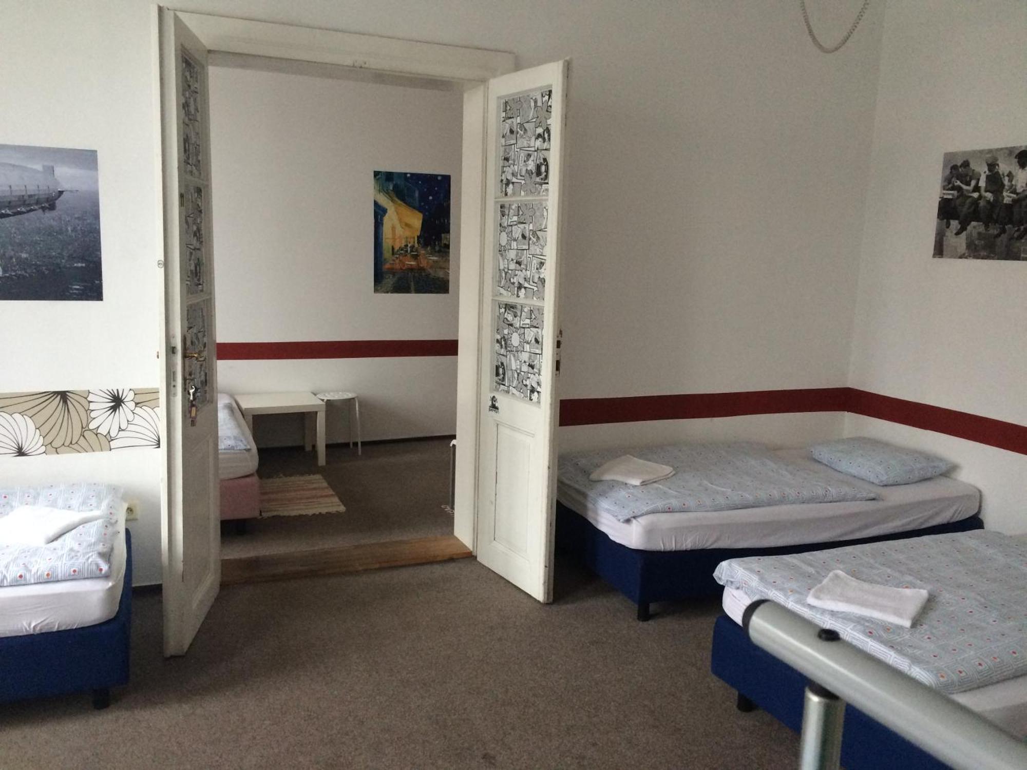 Charles Square Hostel Praha Rom bilde